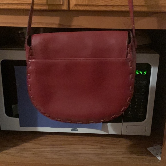 Super cute, vinyl bag with flower details and stitching - Picture 6 of 13